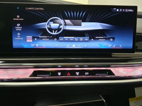 New 2026 BMW 750e xDrive w/ Premium Package AWD/4WD image 23