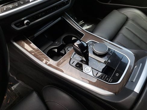 Used 2022 BMW X5 xDrive40i w/ M Sport Package AWD/4WD image 27