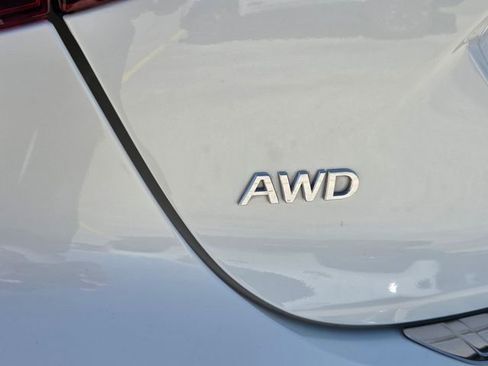 Used 2018 INFINITI QX30 Premium w/ Navigation Package AWD/4WD image 13