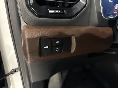 Used 2025 Honda Pilot Elite image 14