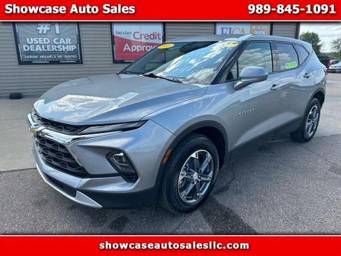 Used 2025 Chevrolet Blazer LT FWD image 1