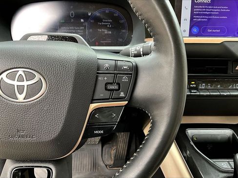 Used 2025 Toyota Crown w/ Advanced Technology Package AWD/4WD image 11