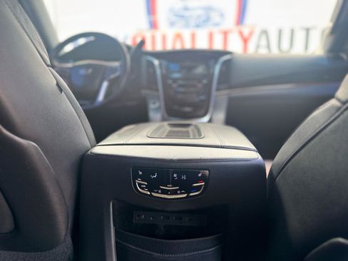 Used 2019 Cadillac Escalade ESV Luxury AWD/4WD image 53