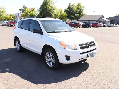 Used 2012 Toyota RAV4 4WD w/ Upgrade Value Pkg image 3