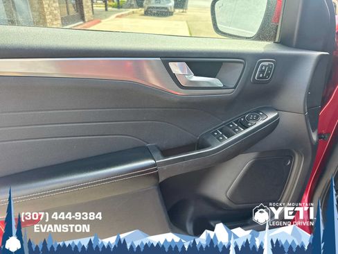 Used 2022 Ford Escape Titanium AWD/4WD image 22