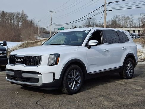Used 2024 Kia Telluride LX image 3