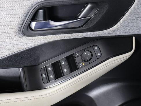 Used 2023 Nissan Rogue SV image 27