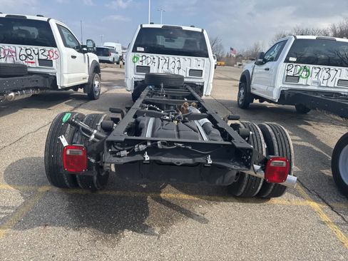 New 2023 Ford F450 XLT w/ XLT Value Package image 9