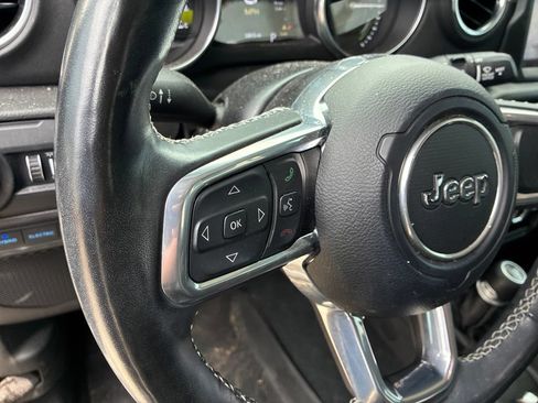 Used 2022 Jeep Wrangler Unlimited Sahara w/ Cold Weather Group AWD/4WD image 23