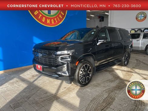 Used 2023 Chevrolet Suburban RST w/ Luxury Package image 1