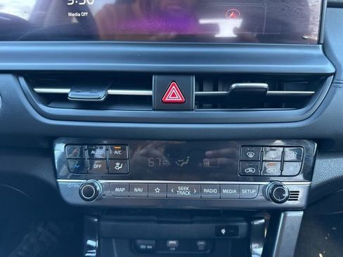 Certified 2024 Kia Seltos EX AWD/4WD image 10