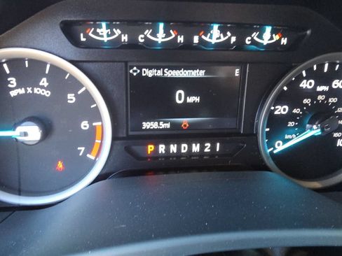 Used 2022 Ford F250 XL w/ Power Equipment Group AWD/4WD image 8