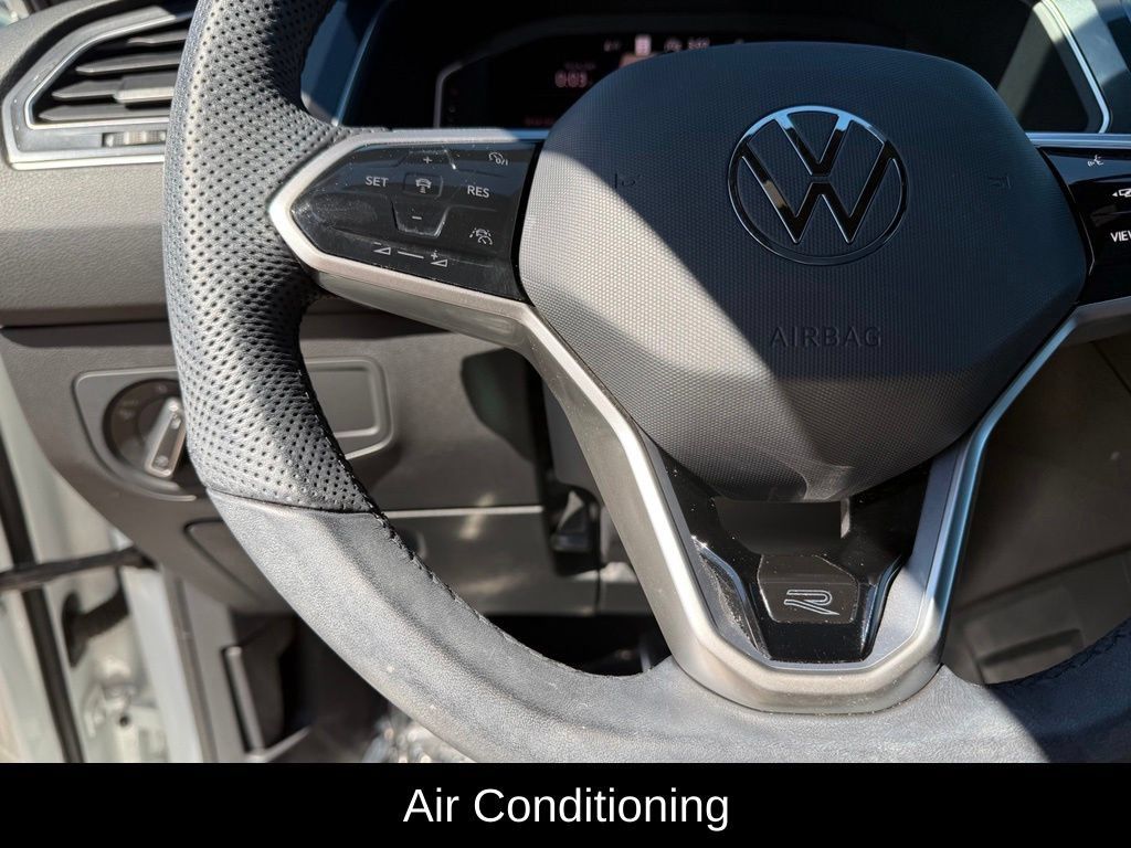 Used 2022 Volkswagen Tiguan SEL R-Line AWD/4WD image 10
