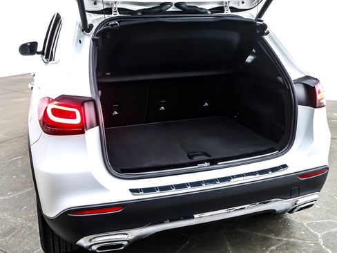 Certified 2023 Mercedes-Benz GLA 250 4MATIC w/ Premium Package image 22