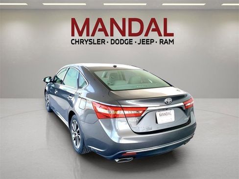 Used 2017 Toyota Avalon XLE Premium image 8