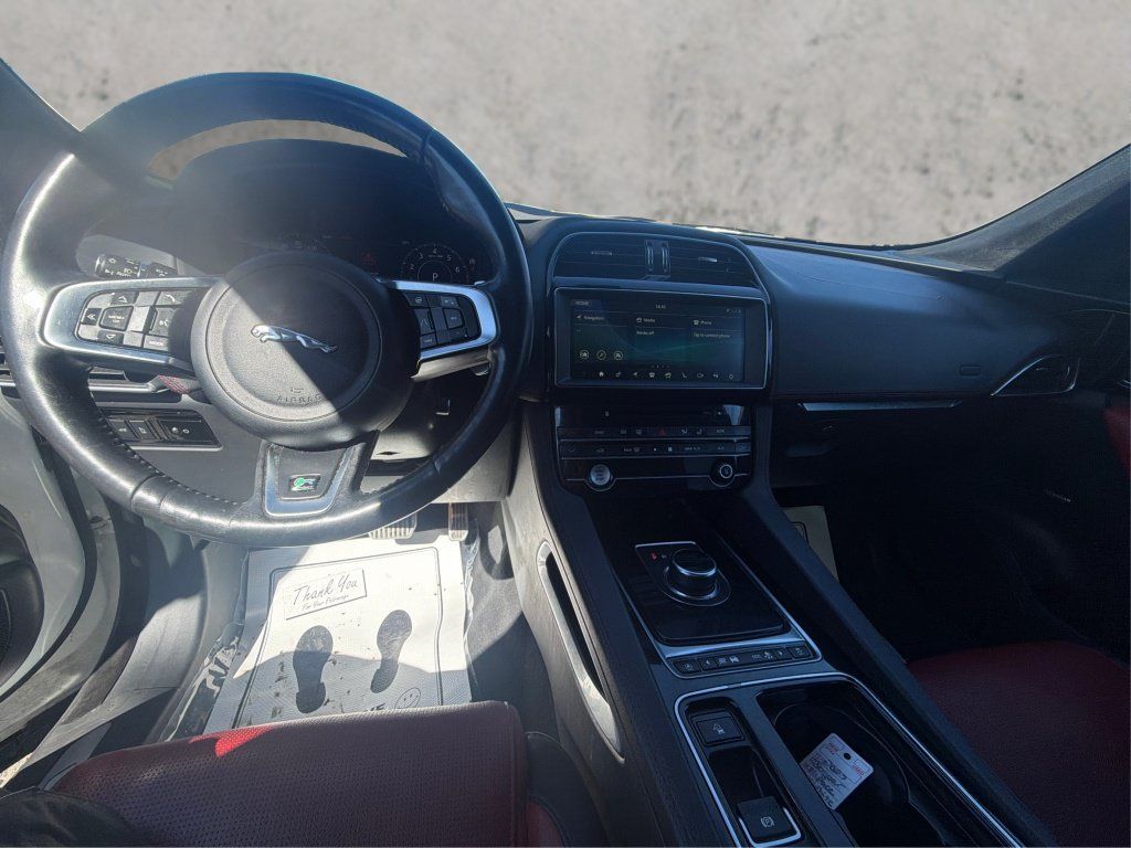 Used 2020 Jaguar F-PACE R-Sport AWD/4WD image 33