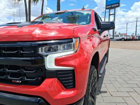 Used 2024 Chevrolet Silverado 1500 LT Trail Boss w/ Convenience Package II AWD/4WD image 3