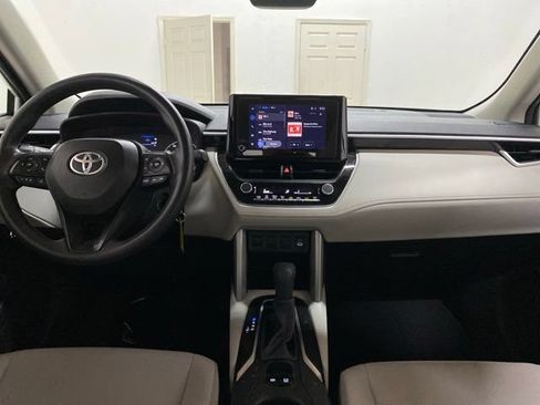 Used 2024 Toyota Corolla Cross L FWD image 12