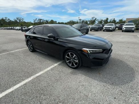 Used 2025 Honda Civic Sport Touring image 2