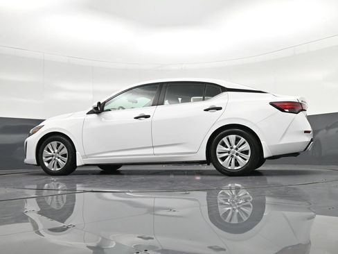 Used 2024 Nissan Sentra S FWD image 32