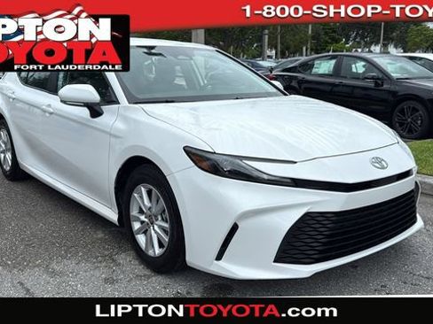Certified 2025 Toyota Camry LE image 1