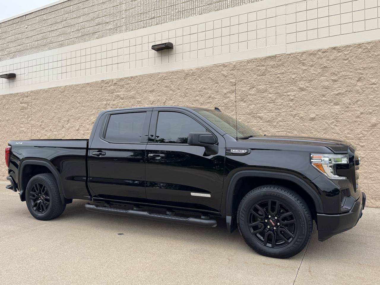 Used 2019 GMC Sierra 1500 Elevation w/ Elevation Value Package AWD/4WD image 10