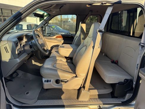 Used 2000 Ford F250 Lariat image 10