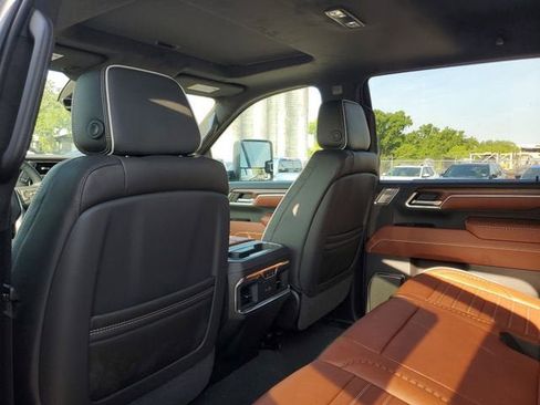 New 2026 GMC Sierra 3500 Denali Ultimate AWD/4WD image 11