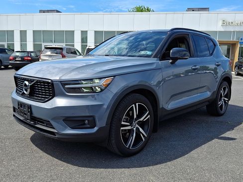 Used 2021 Volvo XC40 T5 R-Design w/ Climate Package AWD/4WD image 3