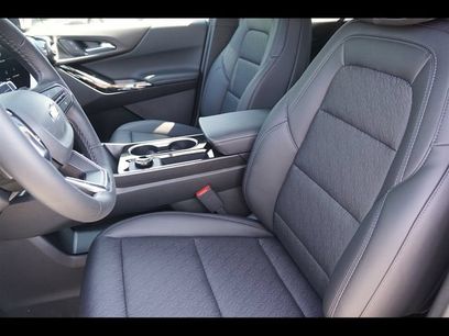 New 2027 Chevrolet Equinox LT w/ Convenience Package II