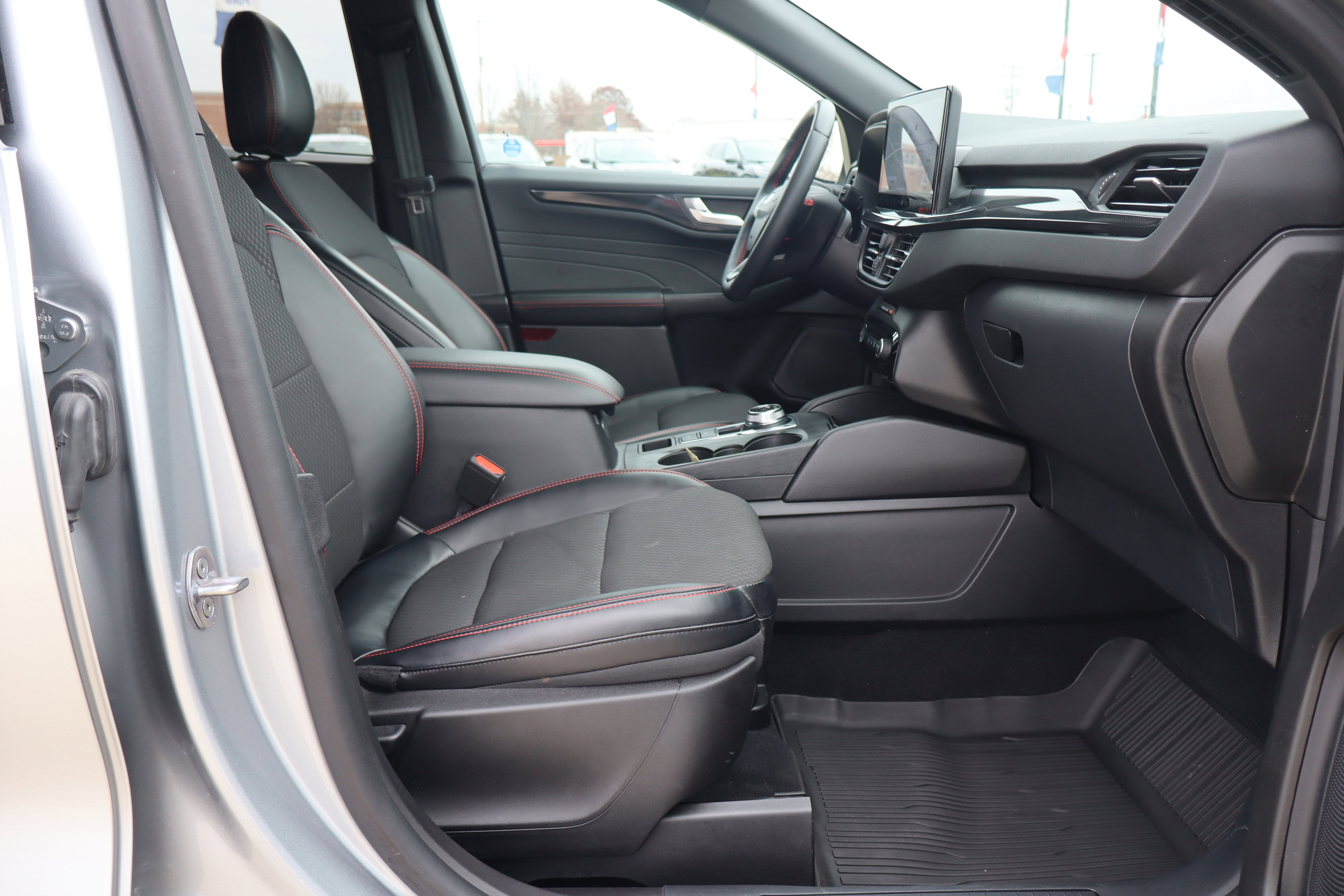 Used 2023 Ford Escape ST-Line w/ Tech Pack #1 AWD/4WD image 13