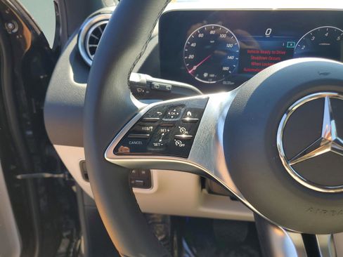 Certified 2025 Mercedes-Benz GLA 250 GLA 250 image 33