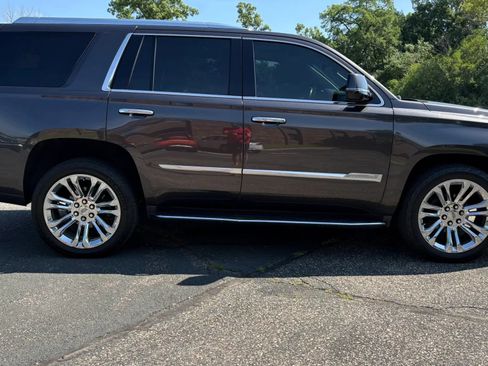 Used 2018 Cadillac Escalade Premium Luxury AWD/4WD image 11