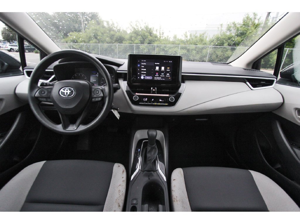 Used 2025 Toyota Corolla LE FWD image 10