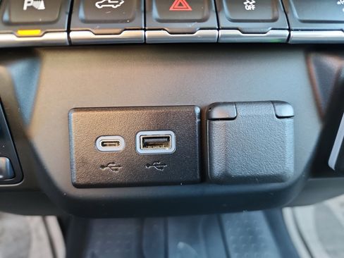 Used 2024 Chevrolet Silverado 2500 Custom w/ Custom Value Package image 14