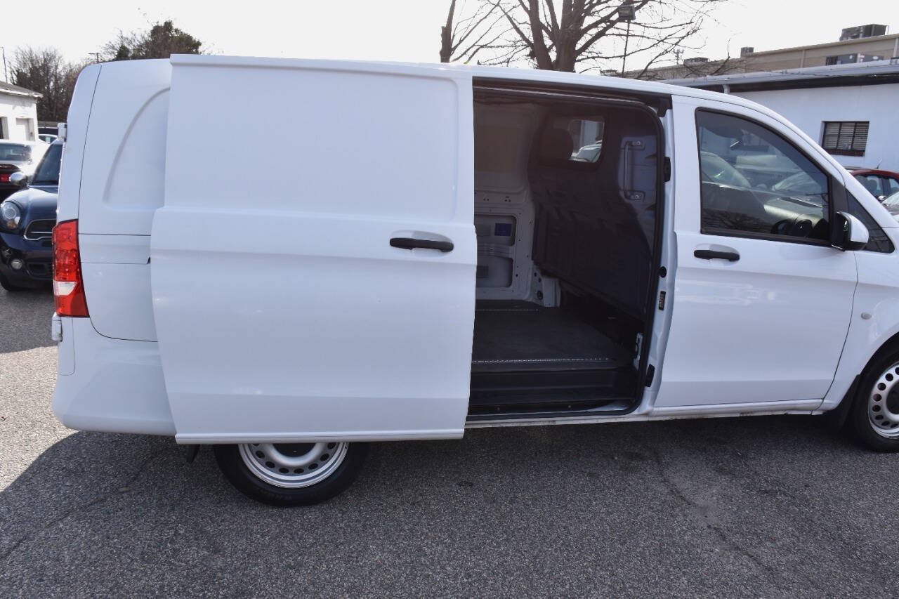 Used 2020 Mercedes-Benz Metris image 11