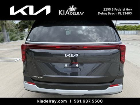 New 2026 Kia Carnival FWD image 4