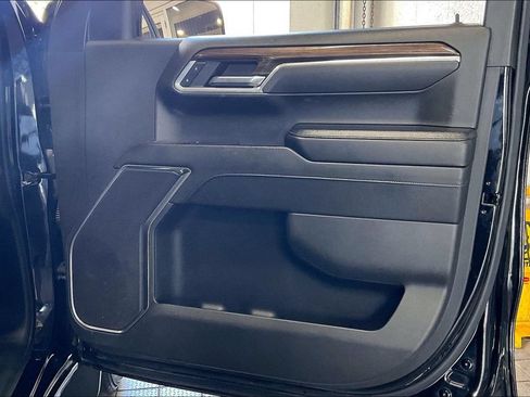Used 2025 Chevrolet Silverado 1500 LT RWD image 21