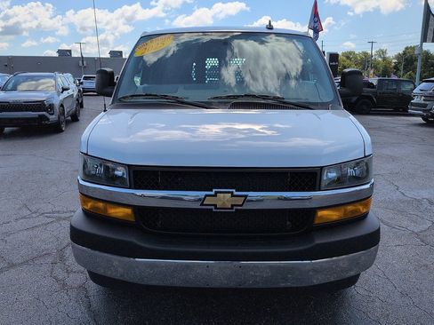 Used 2025 Chevrolet Express 2500 w/ Driver Convenience Package RWD image 3