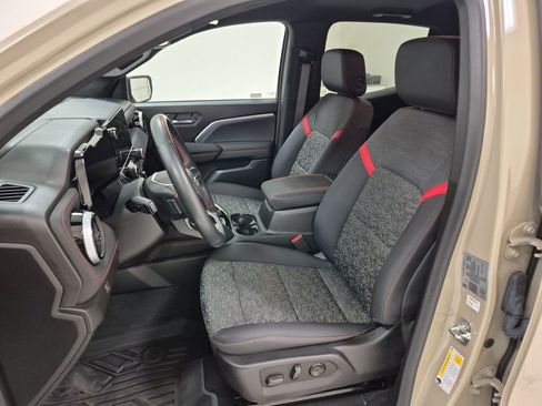 Used 2024 Chevrolet Colorado Z71 w/ Z71 Convenience Package 2 image 20