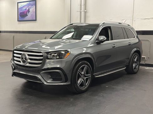 Used 2026 Mercedes-Benz GLS 450 4MATIC w/ AMG Line Exterior image 6
