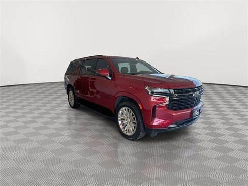 Certified 2023 Chevrolet Suburban RST w/ Luxury Package image 2