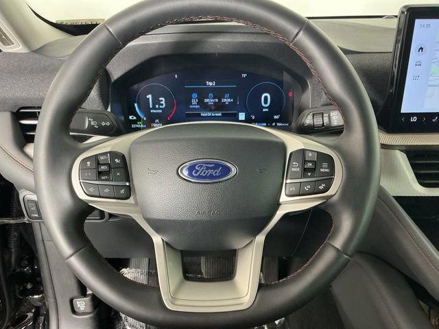 Used 2025 Ford Explorer Active AWD/4WD image 16