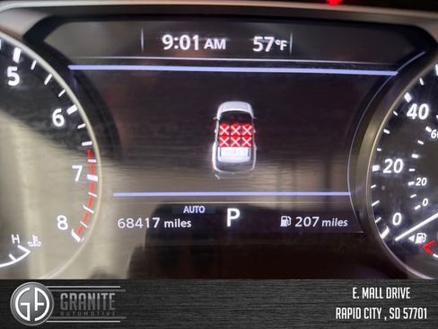 Used 2023 Nissan Pathfinder SV image 11