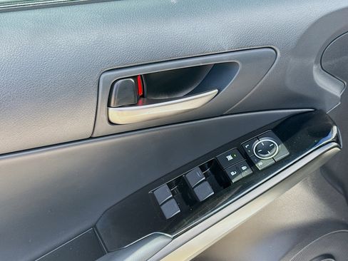 Used 2025 Lexus IS 300 w/ Comfort Package image 17