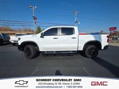 Used 2024 Chevrolet Silverado 1500 ZR2 image 8