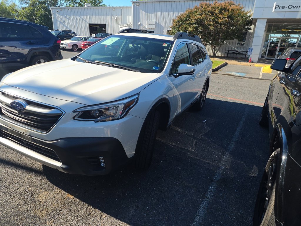 Used 2022 Subaru Outback Limited AWD/4WD image 1