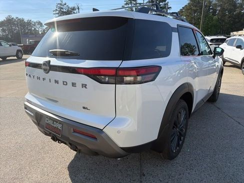 New 2026 Nissan Pathfinder SL w/ SL Premium Package FWD image 6