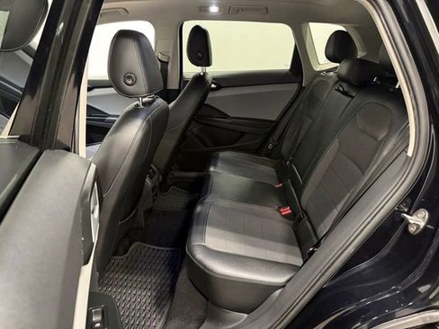 Used 2022 Volkswagen Taos SE image 34