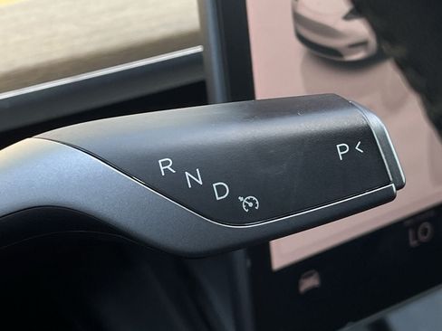 Used 2023 Tesla Model Y Long Range AWD/4WD image 17